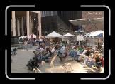 HWF081_crowd